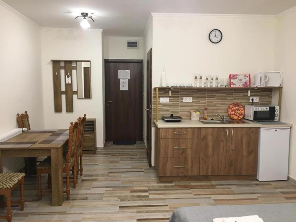 Aranykorona Hotel Miskolc Dış mekan fotoğraf